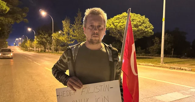 İrfan Başkaya elindeki un ve Türk bayrağıyla Eskişehir den Gazze ye yürüyor: Rahat uyuyamıyorum artık yeter VİDEO İZLE