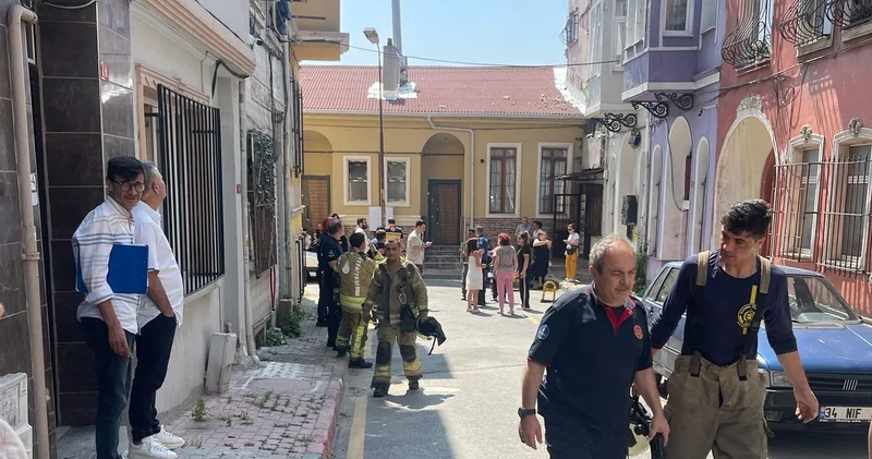 Fatih te bir binada kısmi çökme!