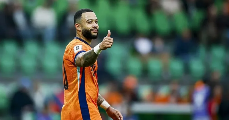 Memphis Depay Hollanda tarihine geçti! Fenerbahçe nin eski yıldızını...