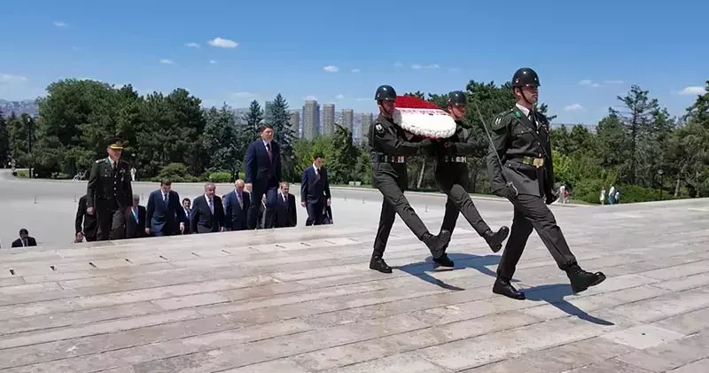 Bakan Tunç, yeni HSK üyeleriyle Anıtkabir i ziyaret etti