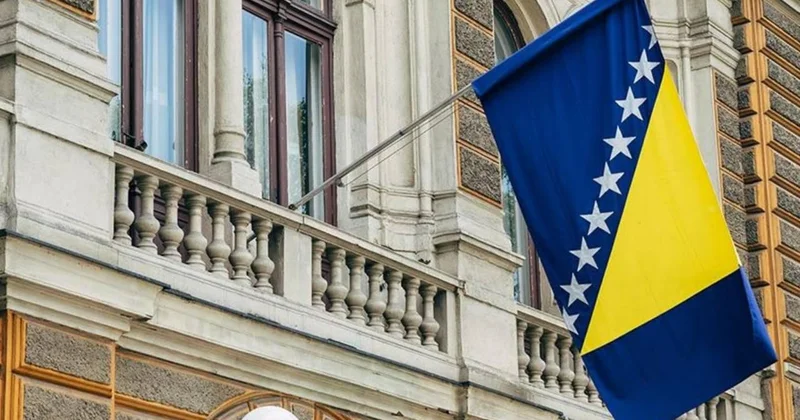 Bosna Hersek meclisinde yılan paniği