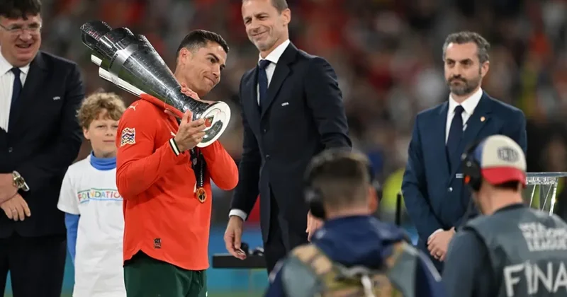 Fenerbahçe nin eski yıldızı Cristiano Ronaldo ile takım arkadaşı olma yolunda