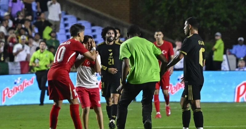 Meksika Türkiye maçından çok acayip görüntüler, Arda Güler şefkati!