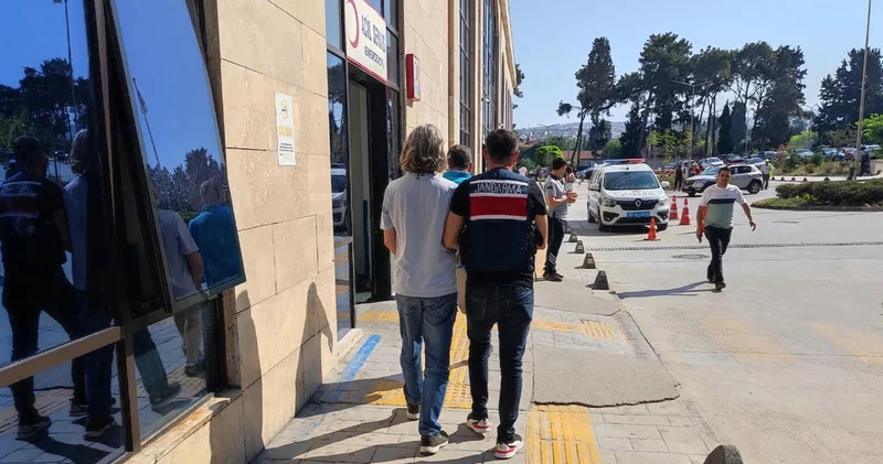 İzmir de terör propagandasına 5 gözaltı