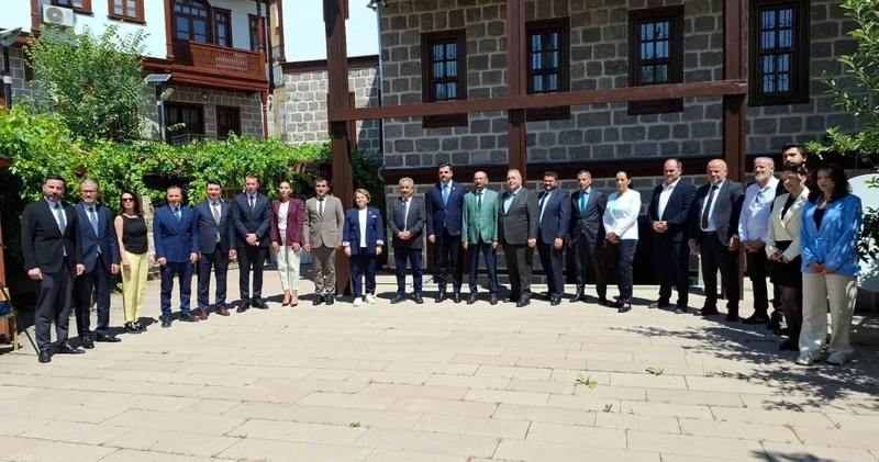 AK Parti Genel Sekreteri Eyyüp Kadir İnan. TÜBAF ziyaretinde konuştu