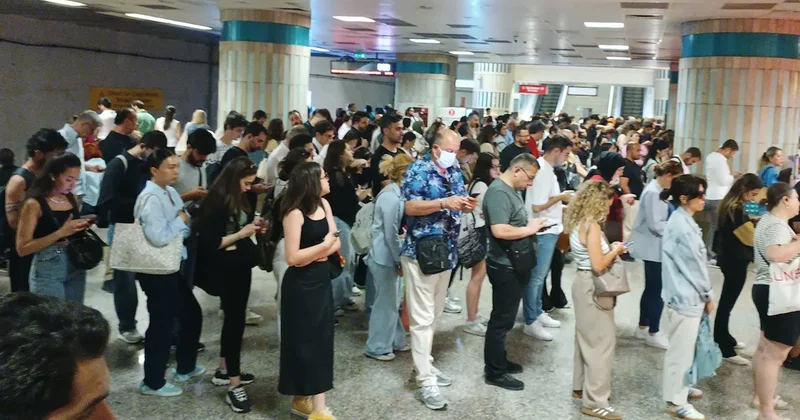 İstanbul metrosunda arıza: Seferler gecikmeli yapılıyor Sözcü Gazetesi