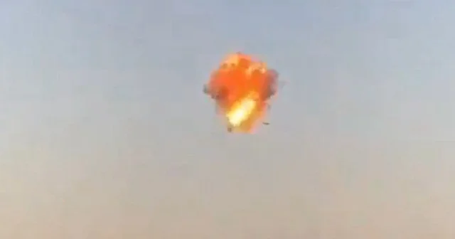 St. Petersburg şehir merkezi üstünde serbestçe uçak Ukrayna dronu böyle imha edildi VİDEO İZLE