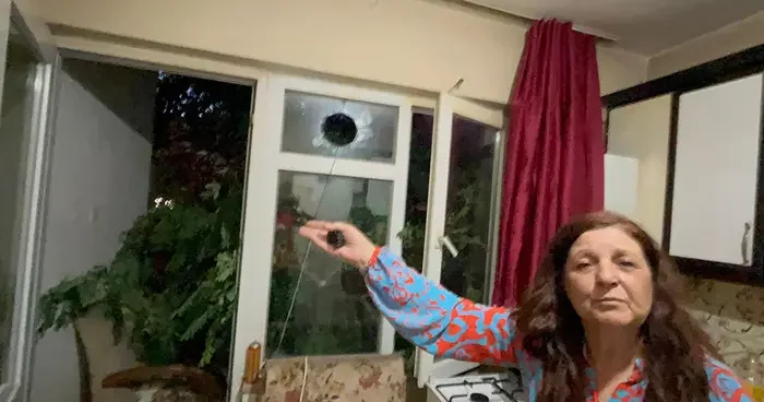 Balkonda kahve içerken üzerine ağaç devrildi! Kızım kaçtı, ben ağacın arasında kaldım