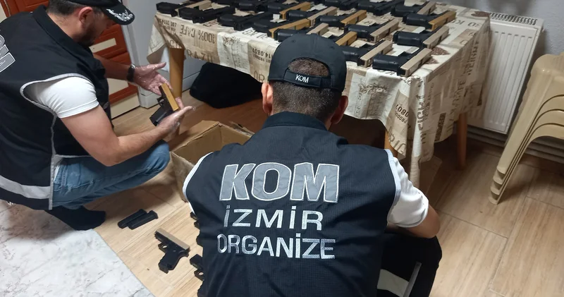 İzmir de yasa dışı silah ticareti operasyonu: 9 tutuklama