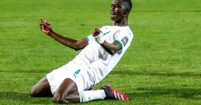 Fenerbahçe den Senegalli oyuncuya 5 yıllık imza Sözcü Gazetesi