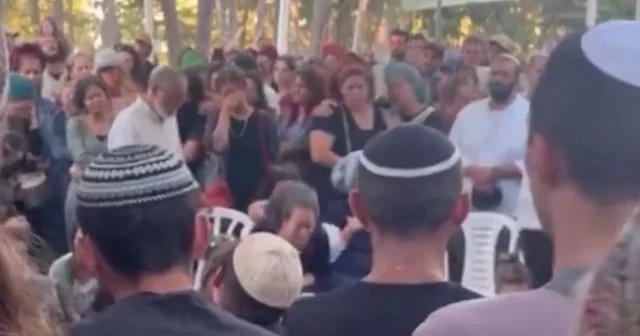 İsrailliler Gazze de öldürülen askerlerin cenaze töreninde feryat etti: Neden oradaydılar? VİDEO İZLE