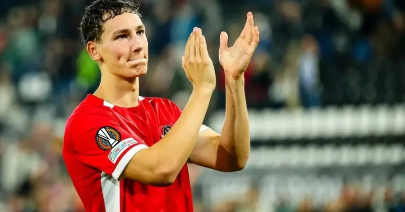 Şampiyon takım efsane futbolcusunun oğlunu kadrosuna kattı!