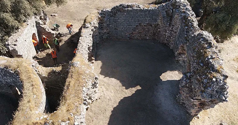 Herakleia Antik Kenti ndeki kilisede yürütülen kazılarda Bizans mezarları ortaya çıkarıldı