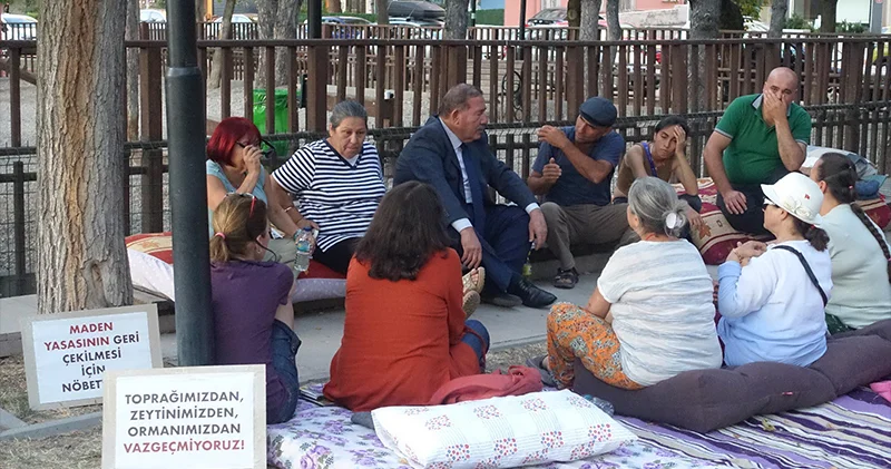 Köylülerin, zeytinlikleri madenlere açan yasa teklifine karşı eylemleri 9. gününde: Zeytin, fındık bir şehre ekmek verir; maden ise sadece zehir taşır