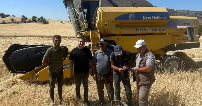 Beyşehir’de hububat alanlarında dane kaybının önüne geçebilmek için seferber oldular