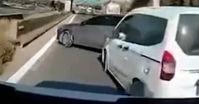 D 100 kara yolunun Kocaeli kesiminde 1 kişinin yaralandığı zincirleme kaza kamerada VİDEO İZLE