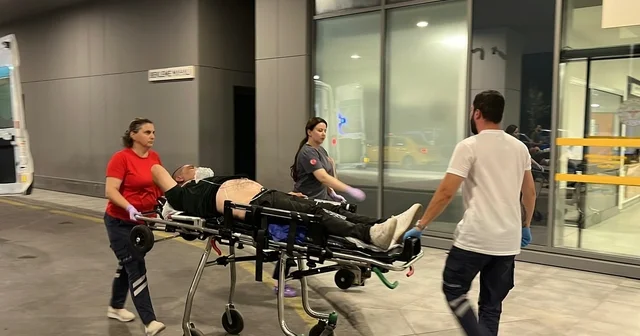 Kocaeli de ilçe emniyet müdürlüğü önünde silahlı kavga; 2 yaralı Kocaeli Haberleri