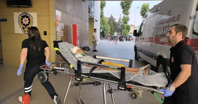 Apartman bahçesinde oynarken üzerine demir kapı devrilen Muhammed yaralandı Bursa Haberleri