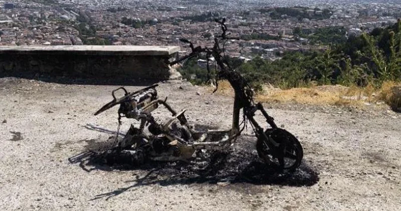 Çalınan motosikletini yanmış halde buldu