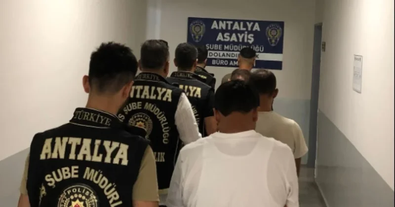 Antalya da dolandırıcılık operasyonunda 4 kişi tutuklandı Sözcü Gazetesi
