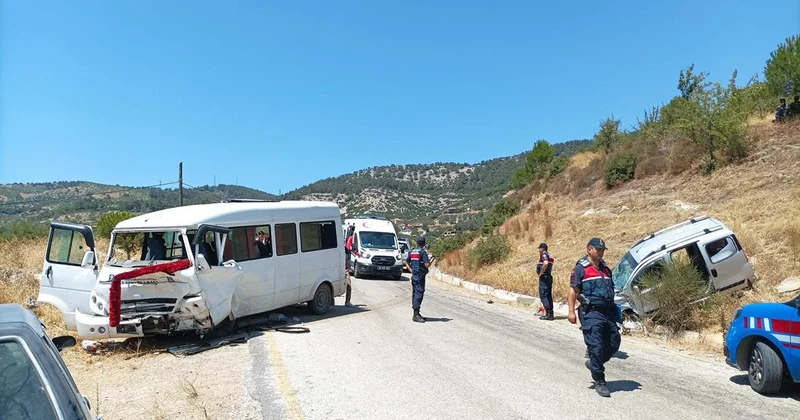 Aydın da işçi minibüsü ile hafif ticari araç çarpıştı: 14 yaralı