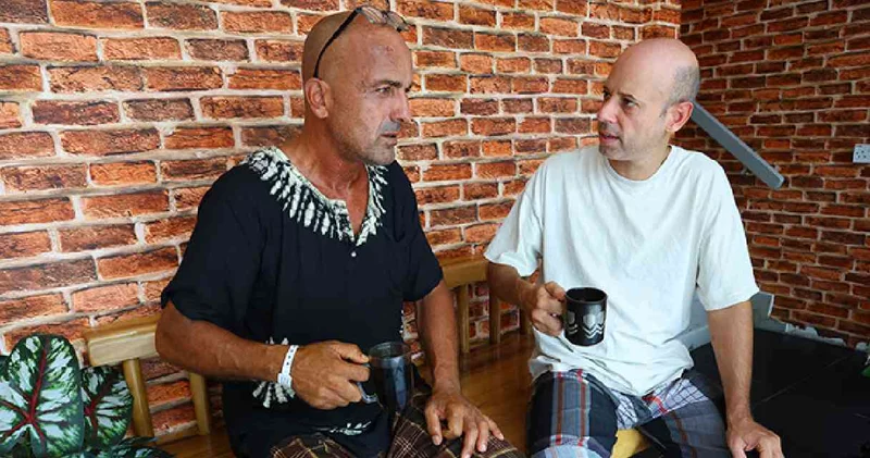 Teknesi battı: 40 saat boyunca yüzerek hayatta kaldı