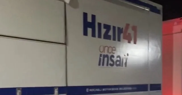 Kocaeli Büyükşehir Belediyesi nin afet için hazır tutulan Hızır 41 TIR ları Balıkesir e doğru yola çıktı VİDEO İZLE