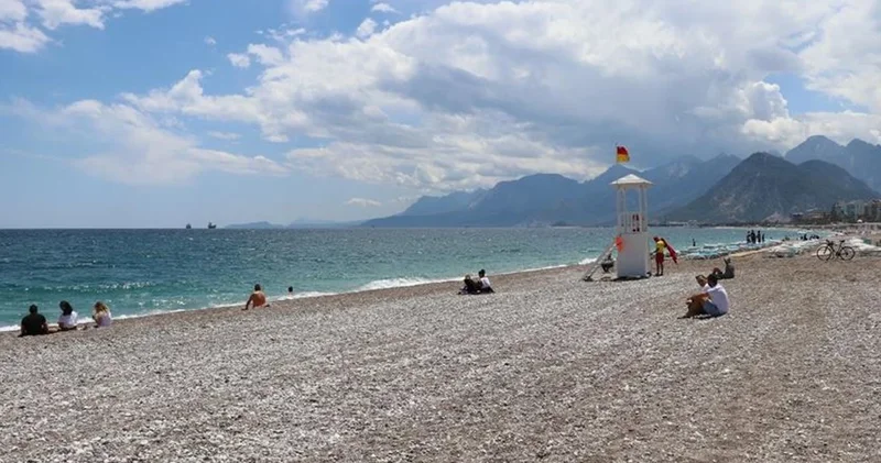Antalya da 31 derecenin üzerinde su sıcaklığı