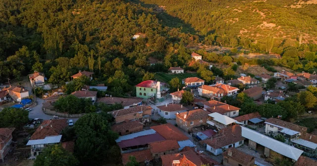 Balıkesirli depremzede dehşet anlarını anlattı: Dağlardan duman çıkmaya başladı VİDEO İZLE