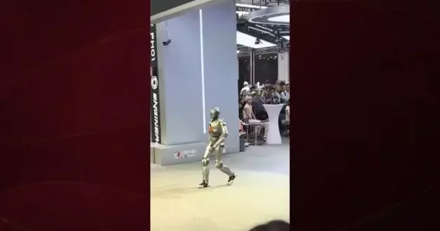 Çin’in yeni ZQ Robotları akıcı hareketleriyle sergilendi