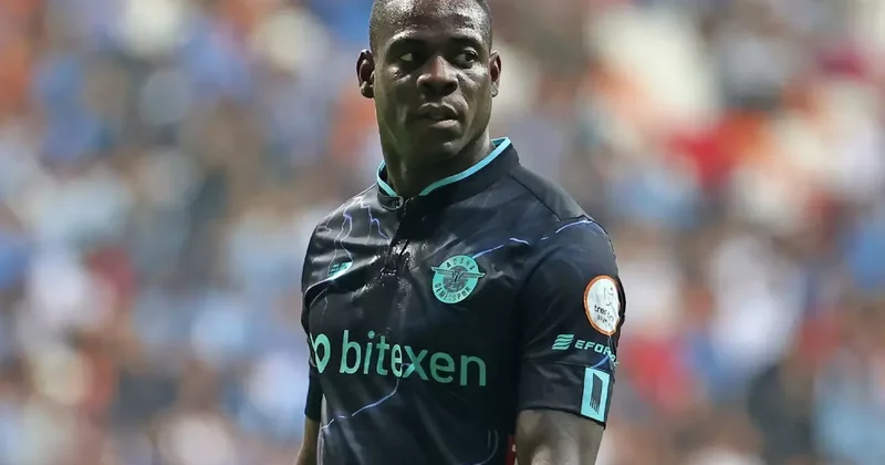 Bu hallere de mi düşecekti! Mario Balotelli kendisine kulüp arıyor