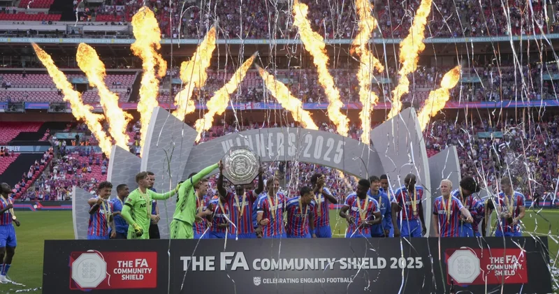 Crystal Palace, Liverpool u devirerek Community Shield i müzesine götürdü
