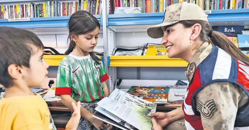 Gezici kütüphane çocuklarla buluştu