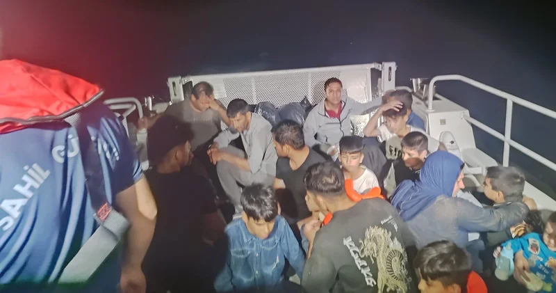 Çanakkale açıklarında 18’i çocuk 32 düzensiz göçmen yakalandı