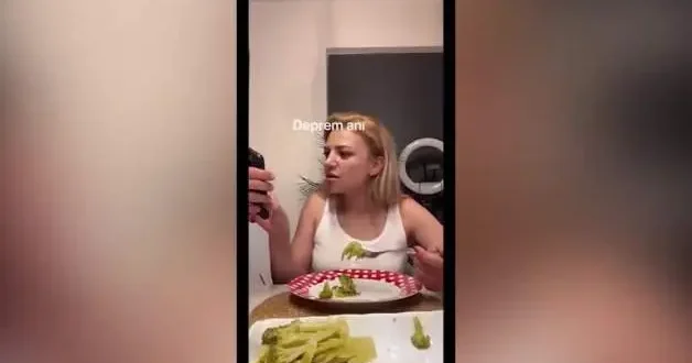 Deprem bildirimi 30 saniye önce geldi! Yemek masasındaki panik anları!