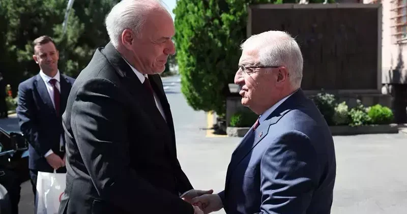Bakan Güler, Kosova Bölgesel Kalkınma Bakanı Damka ile görüştü