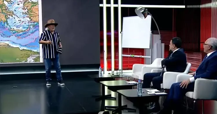CNN Türk canlı yayınında açıkladı... Prof. Dr. Şener Üşümezsoy, Bütün sır burada dedi ve o bölgeyi işaret etti