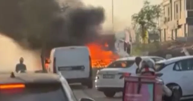 Seyyar kokoreç minibüsü alev alev yandı Bursa Haberleri