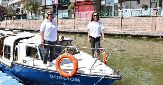 Porsuk Çayı nın turist gezi botları kadınlara emanet Eskişehir Haberleri