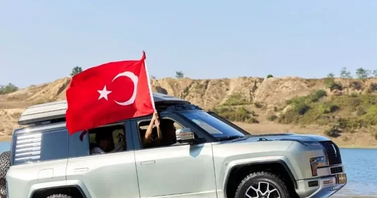 Hem zıplıyor hem yüzüyor: Geleceğin otomobili Türkiye de!