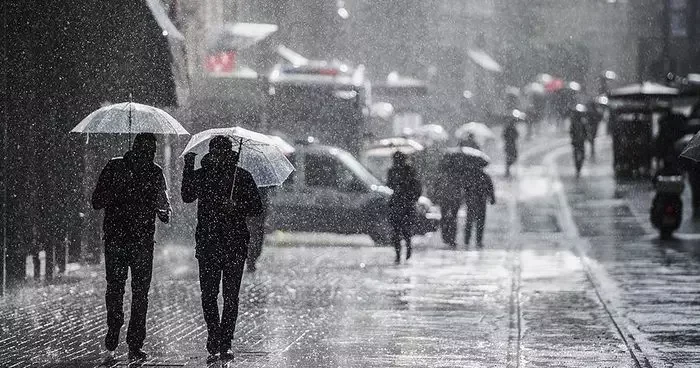 Hafta sonu planları yapanlar dikkat! Meteoroloji uyardı: Birçok ilde sağanak yağışlar etkili olacak