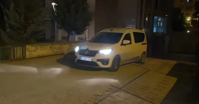 Kuyumcu, iş yerinin kepengine Kısa bir mola yazılı kağıt asıp ortadan kayboldu (2) Kırşehir Haberleri