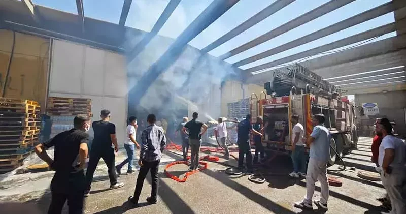 Mardin’de içecek deposunda yangın