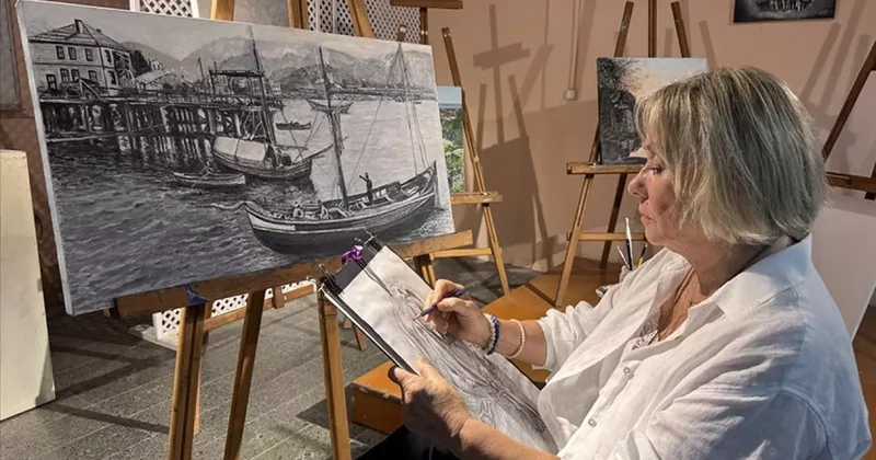 Resim tutkusu emekli öğretmeni 73 yaşında üniversiteli yaptı
