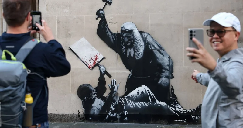 Londra Adliyesi’ndeki Banksy duvar resmi silindi
