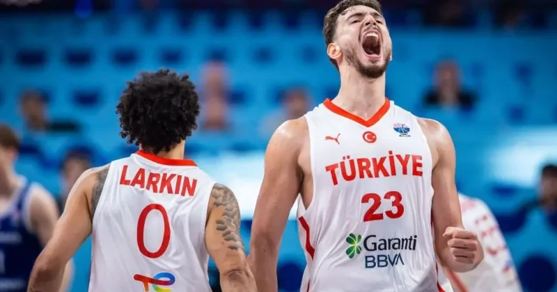 12 Dev Adam 24 yıl sonra final aşkına parkede! Alperen e dev rakip