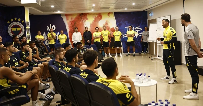 Domenico Tedesco dan futbolcularla ilk toplantı Sözcü Gazetesi