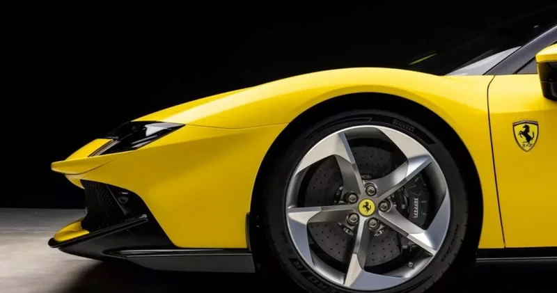 Ferrari 849 Testarossa tanıtıldı: Dört yuvarlak far yok, alüminyum ızgara da yok