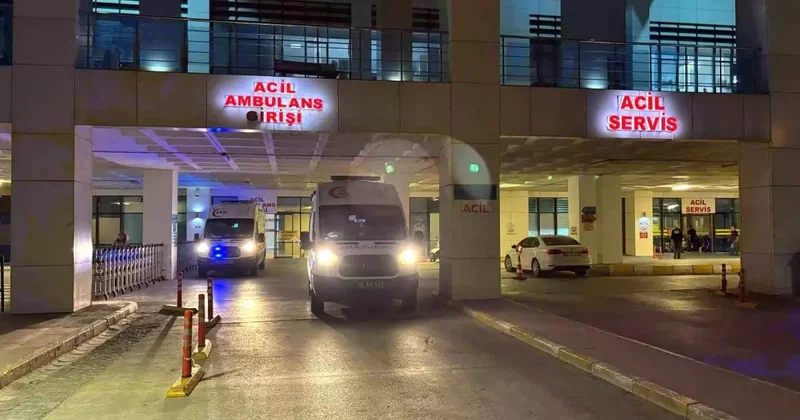 Yemeğe siyanür kattım deyip baltayla saldırdı, babası yüzüne kızgın yağ döktü
