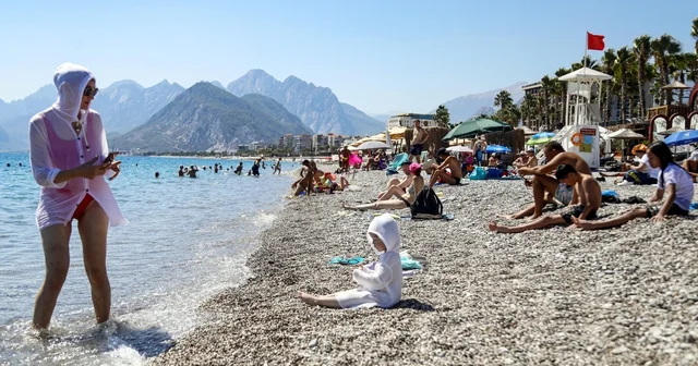 Antalya da sahillerde sarı yaz hareketliliği Antalya Haberleri